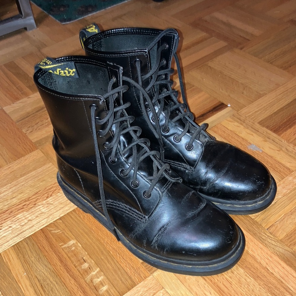 Women’s 1460 Dr. Martens Boots